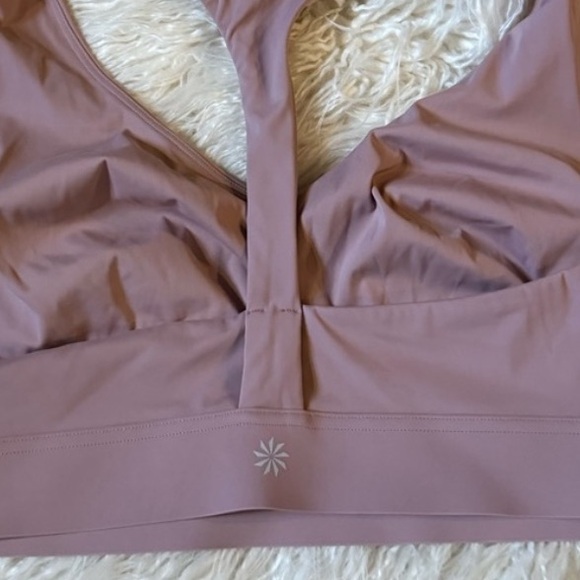 38D/DD Athleta Yin Bra in Mauve Pink with a T-Back. Runs small. EUC. No pads - Picture 6 of 7